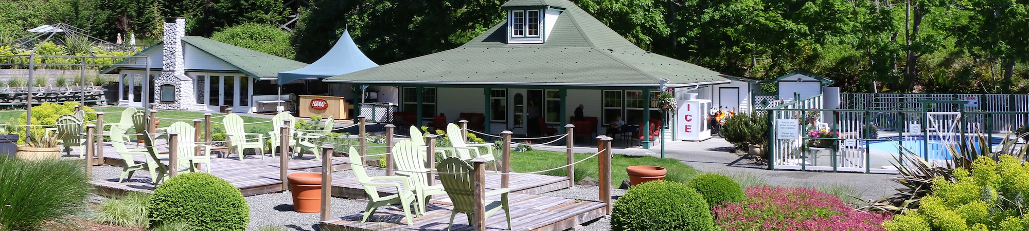 otterbay marina store and cafe Pender Island, BC